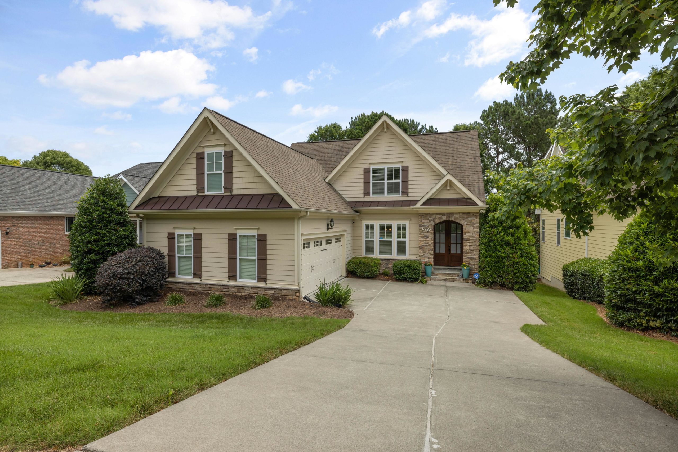 are grass clippings good for your lawn
